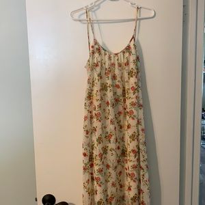 Beautiful maxi dress!